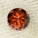 Zirkon med sterk mørk farge og flott refleksjon. 2,9 ct og ø 8 mm thumbnail